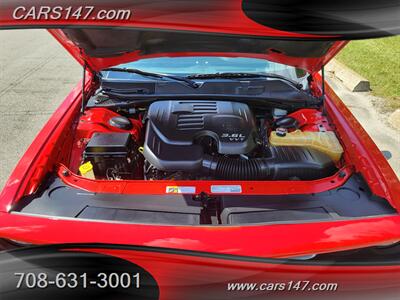 2014 Dodge Challenger SXT   - Photo 10 - Midlothian, IL 60445