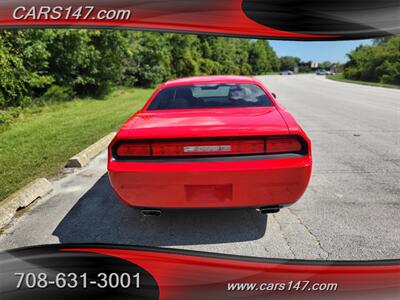 2014 Dodge Challenger SXT   - Photo 7 - Midlothian, IL 60445