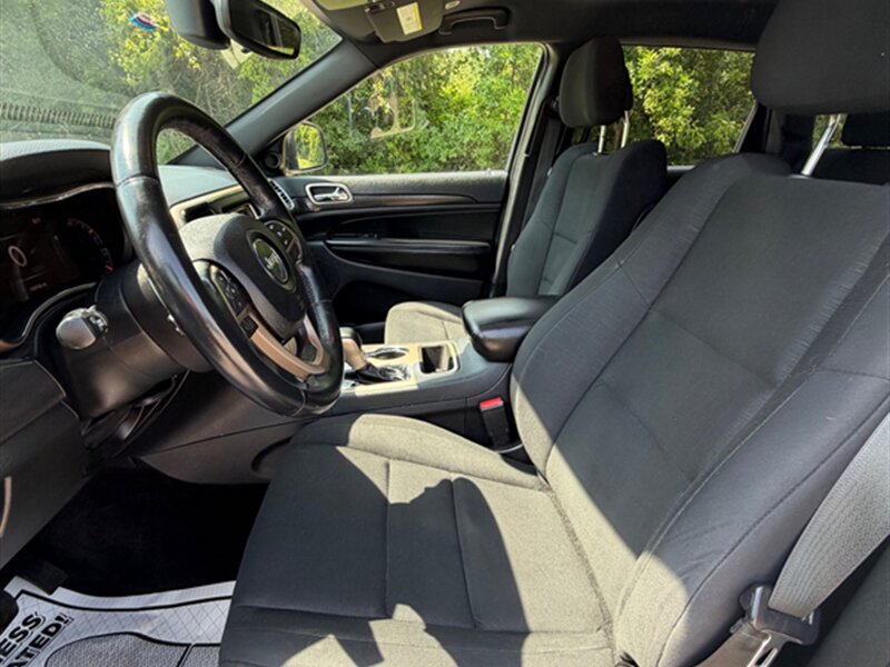 2017 Jeep Grand Cherokee Laredo - Photo 18 - Midlothian, IL 60445