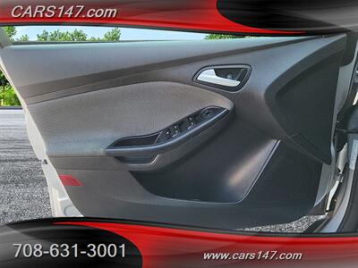 2013 Ford Focus SE   - Photo 17 - Midlothian, IL 60445