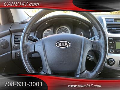 2009 Kia Sportage EX   - Photo 10 - Midlothian, IL 60445