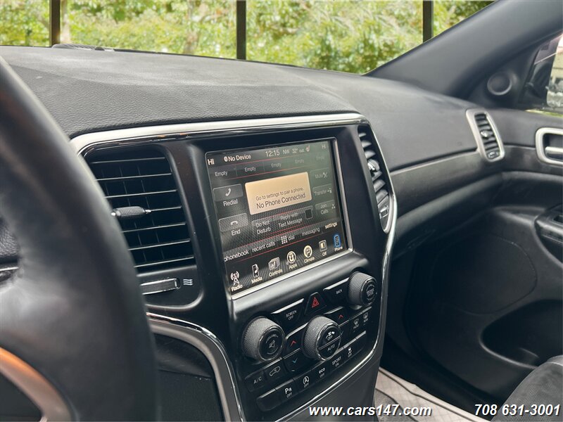 2017 Jeep Grand Cherokee Altitude photo 12