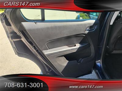 2017 Chevrolet Equinox LS   - Photo 14 - Midlothian, IL 60445