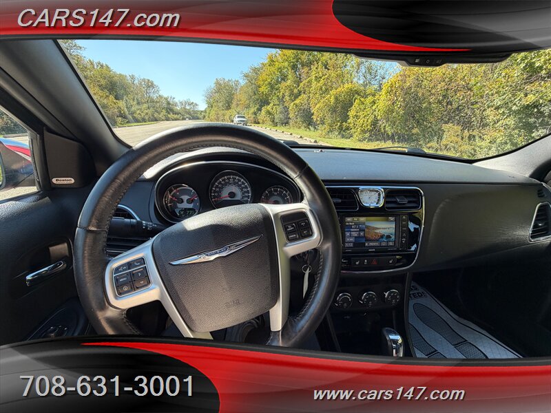 2014 Chrysler 200 Limited - Photo 10 - Midlothian, IL 60445