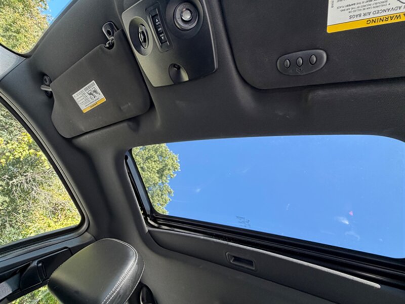 2014 Chrysler 200 Limited - Photo 16 - Midlothian, IL 60445