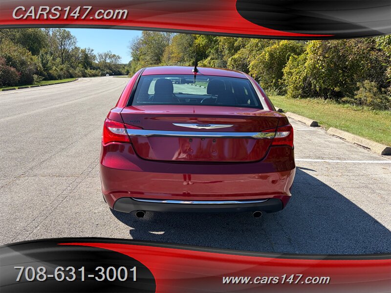 2014 Chrysler 200 Limited - Photo 4 - Midlothian, IL 60445