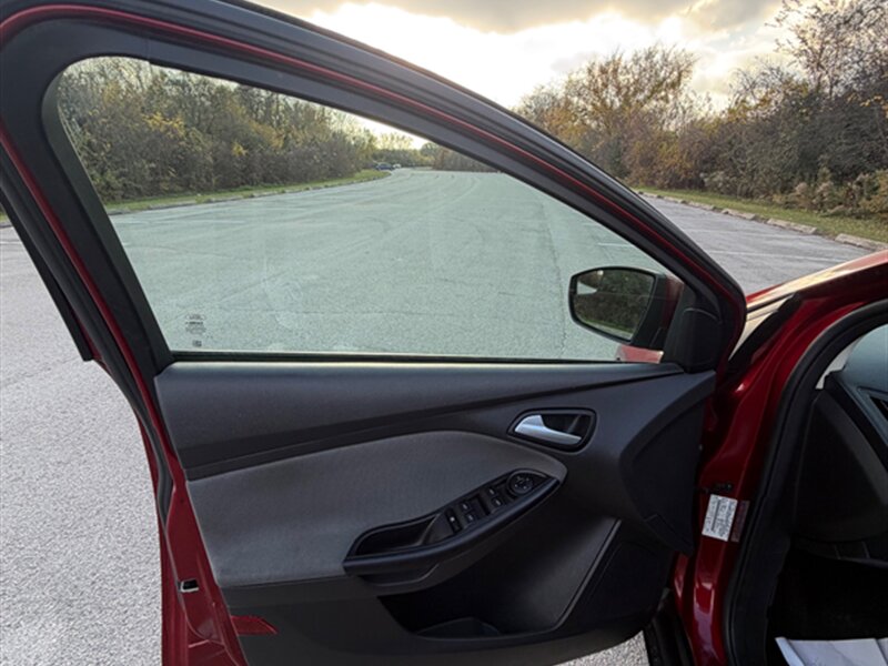 2013 Ford Focus SE - Photo 21 - Midlothian, IL 60445
