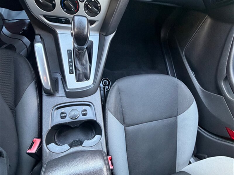 2013 Ford Focus SE - Photo 15 - Midlothian, IL 60445