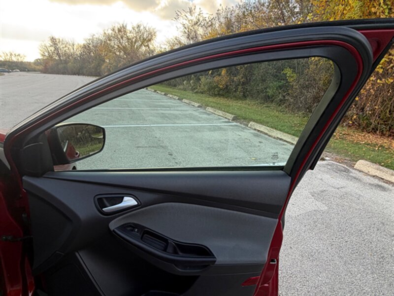 2013 Ford Focus SE - Photo 22 - Midlothian, IL 60445