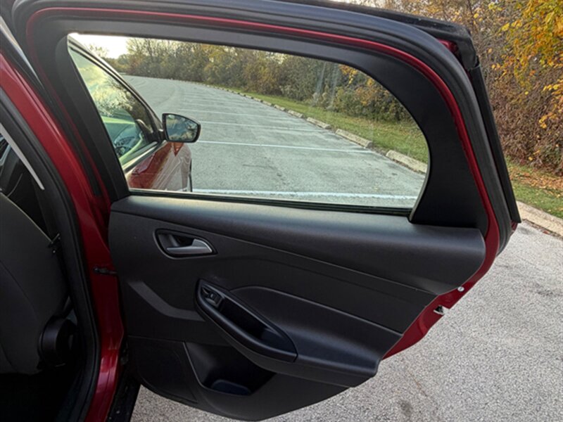 2013 Ford Focus SE - Photo 24 - Midlothian, IL 60445