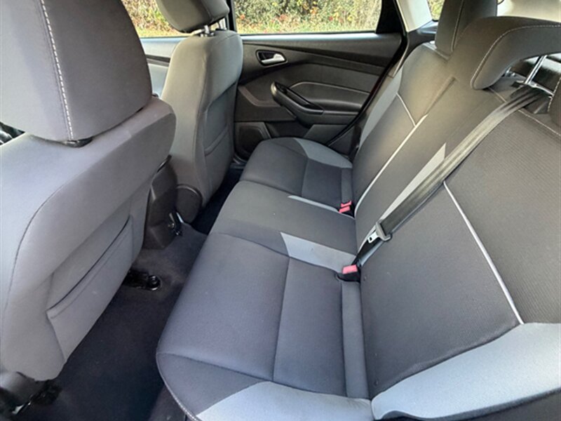 2013 Ford Focus SE - Photo 20 - Midlothian, IL 60445