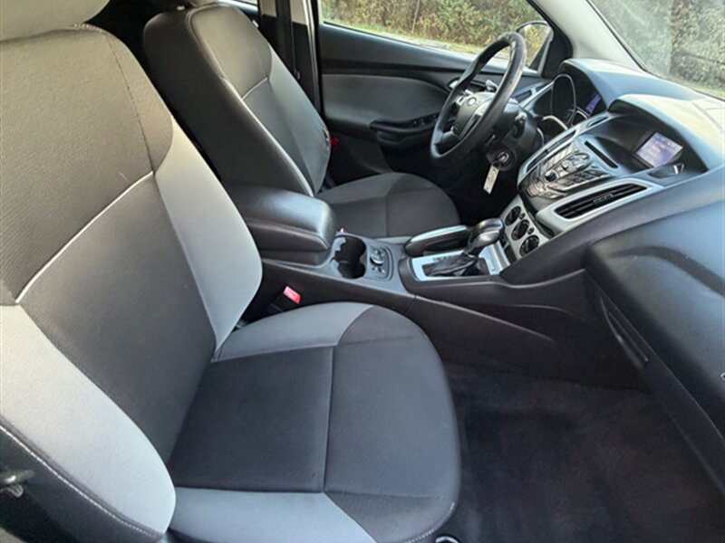 2013 Ford Focus SE - Photo 18 - Midlothian, IL 60445