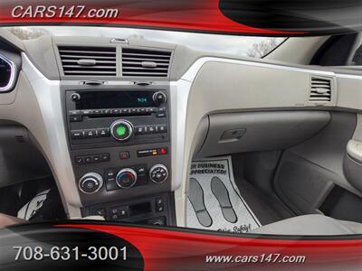 2012 Chevrolet Traverse LT   - Photo 19 - Midlothian, IL 60445