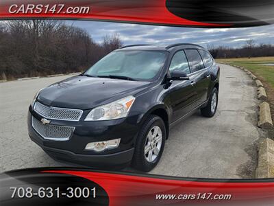 2012 Chevrolet Traverse LT   - Photo 1 - Midlothian, IL 60445