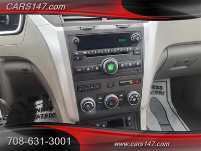2012 Chevrolet Traverse LT   - Photo 18 - Midlothian, IL 60445