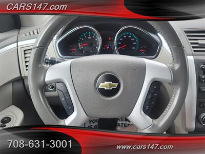 2012 Chevrolet Traverse LT   - Photo 16 - Midlothian, IL 60445
