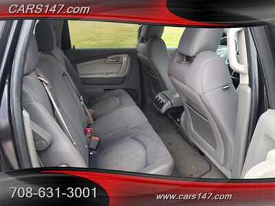 2012 Chevrolet Traverse LT   - Photo 14 - Midlothian, IL 60445