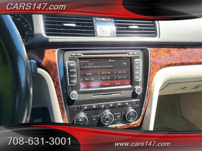 2012 Volkswagen Passat V6 SEL Premium   - Photo 18 - Midlothian, IL 60445