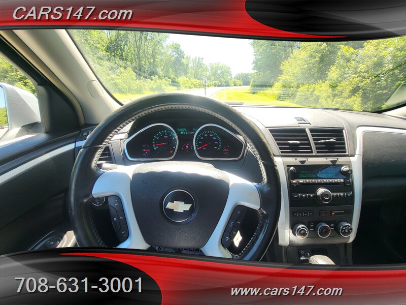 2009 Chevrolet Traverse LT - Photo 13 - Midlothian, IL 60445