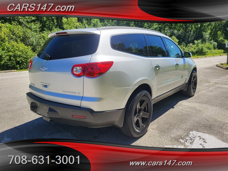 2009 Chevrolet Traverse LT - Photo 6 - Midlothian, IL 60445