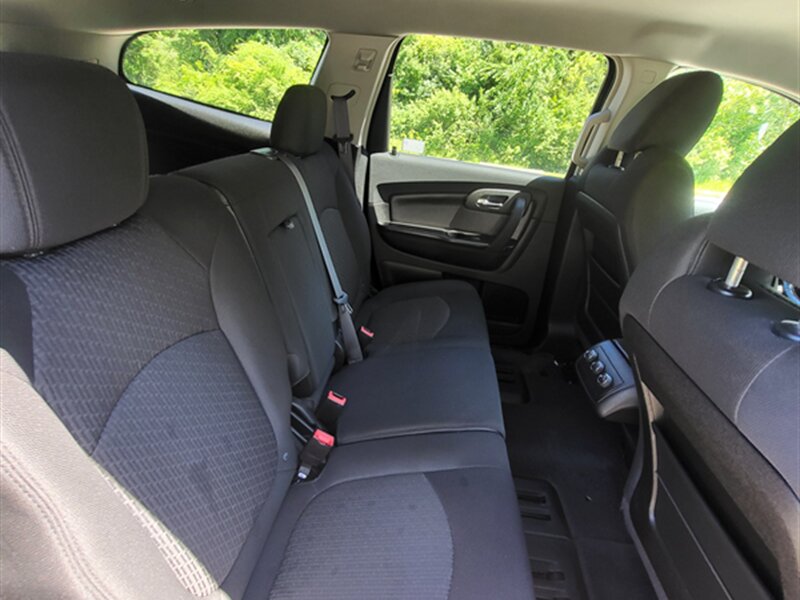 2009 Chevrolet Traverse LT - Photo 19 - Midlothian, IL 60445