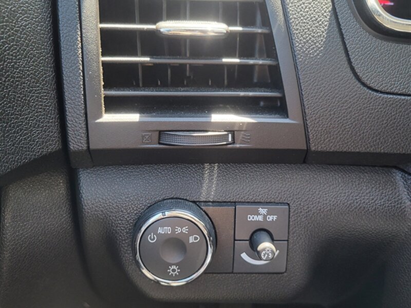 2009 Chevrolet Traverse LT - Photo 22 - Midlothian, IL 60445