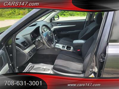 2013 Subaru Outback 2.5i Premium   - Photo 10 - Midlothian, IL 60445