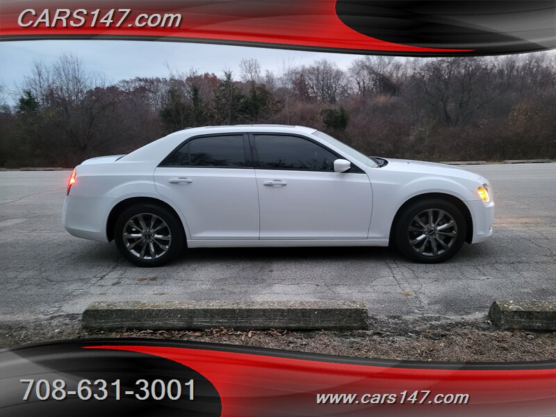 2014 Chrysler 300 S photo 4