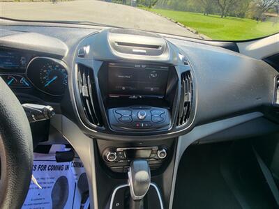 2014 Ford Escape SE   - Photo 15 - Midlothian, IL 60445