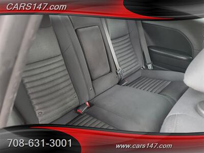 2012 Dodge Challenger SXT - Photo 13 - Midlothian, IL 60445