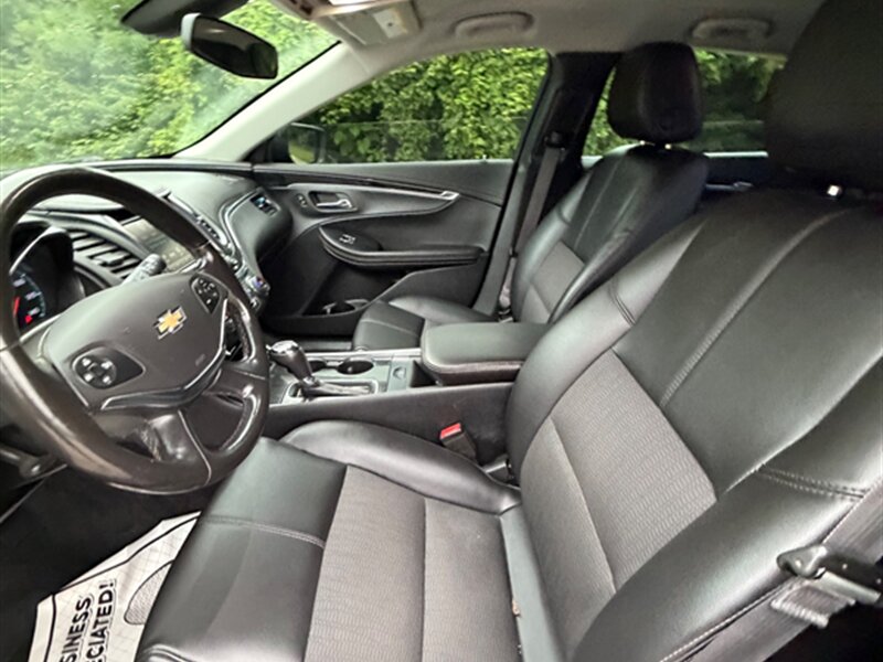 2017 Chevrolet Impala LT - Photo 16 - Midlothian, IL 60445