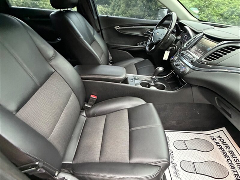 2017 Chevrolet Impala LT - Photo 17 - Midlothian, IL 60445