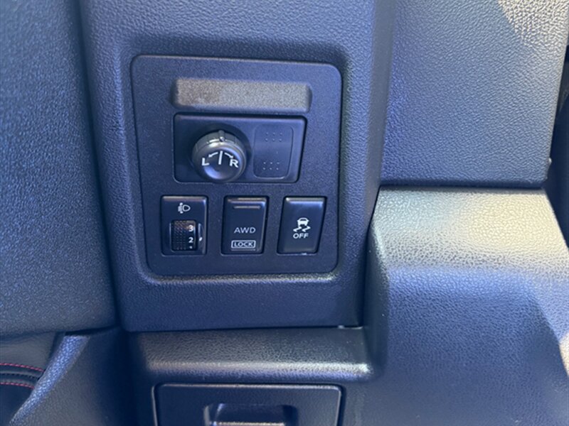 2012 Nissan Rogue SV w/SL Package - Photo 17 - Midlothian, IL 60445