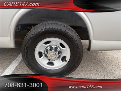 2011 Chevrolet Express LT 3500 - Photo 24 - Midlothian, IL 60445