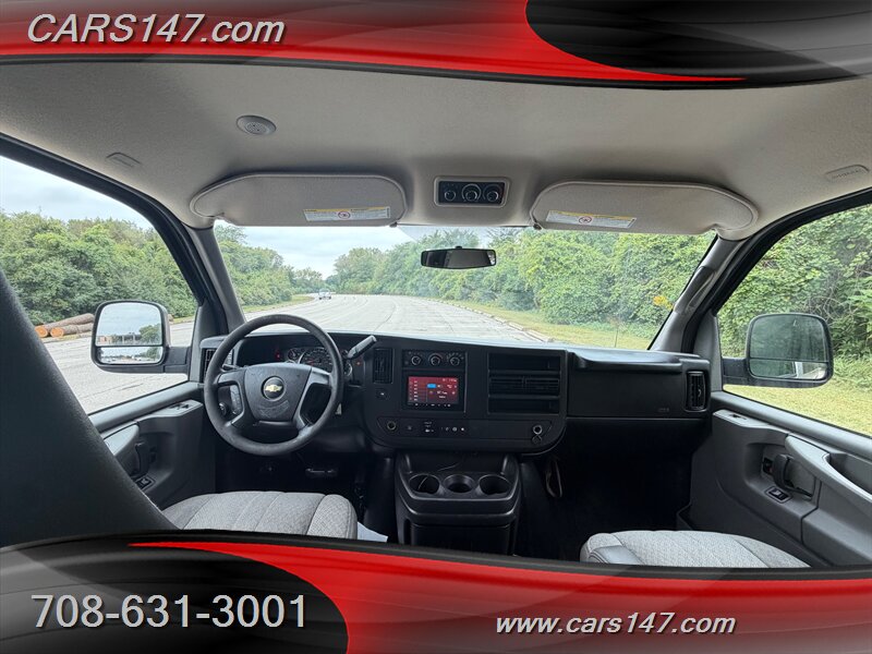 2011 Chevrolet Express LT 3500 - Photo 11 - Midlothian, IL 60445