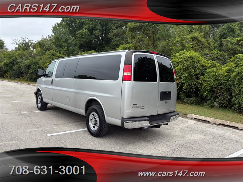 2011 Chevrolet Express LT 3500 - Photo 5 - Midlothian, IL 60445