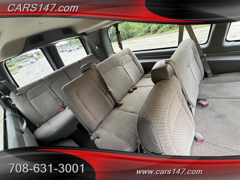 2011 Chevrolet Express LT 3500 - Photo 21 - Midlothian, IL 60445