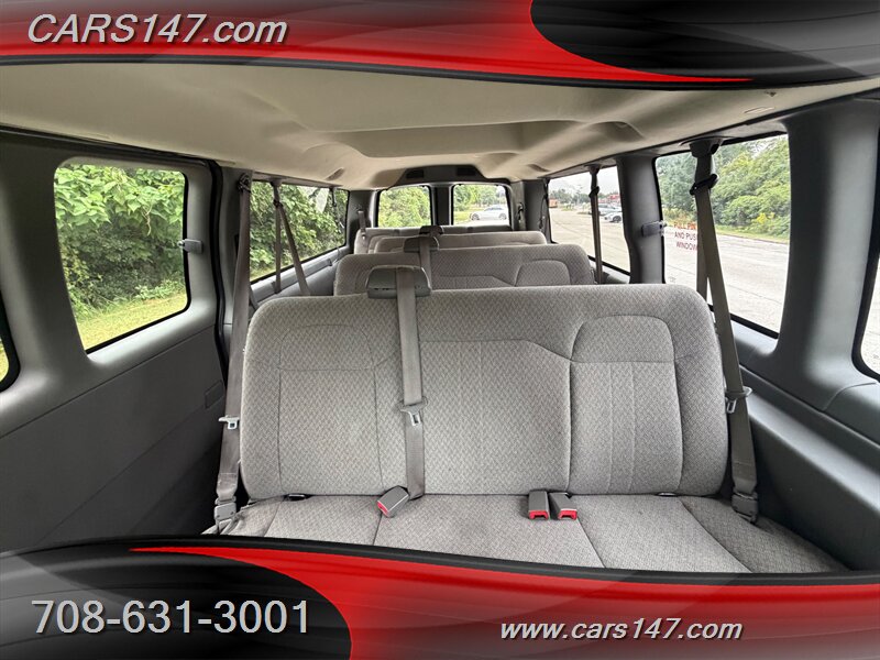 2011 Chevrolet Express LT 3500 - Photo 10 - Midlothian, IL 60445