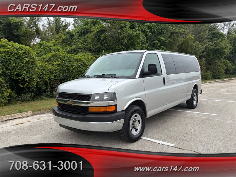 2011 Chevrolet Express LT 3500   - Photo 1 - Midlothian, IL 60445