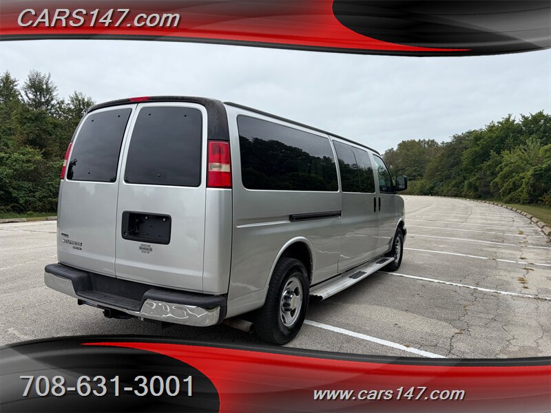 2011 Chevrolet Express LT 3500 - Photo 4 - Midlothian, IL 60445