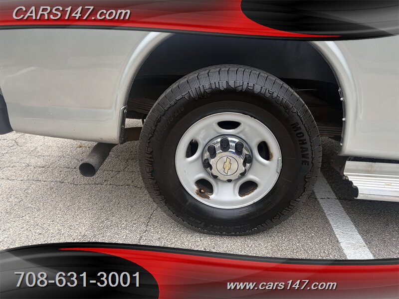 2011 Chevrolet Express LT 3500 - Photo 27 - Midlothian, IL 60445