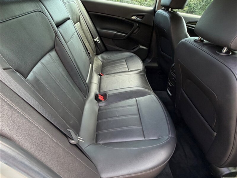 2011 Buick Regal CXL - Photo 19 - Midlothian, IL 60445