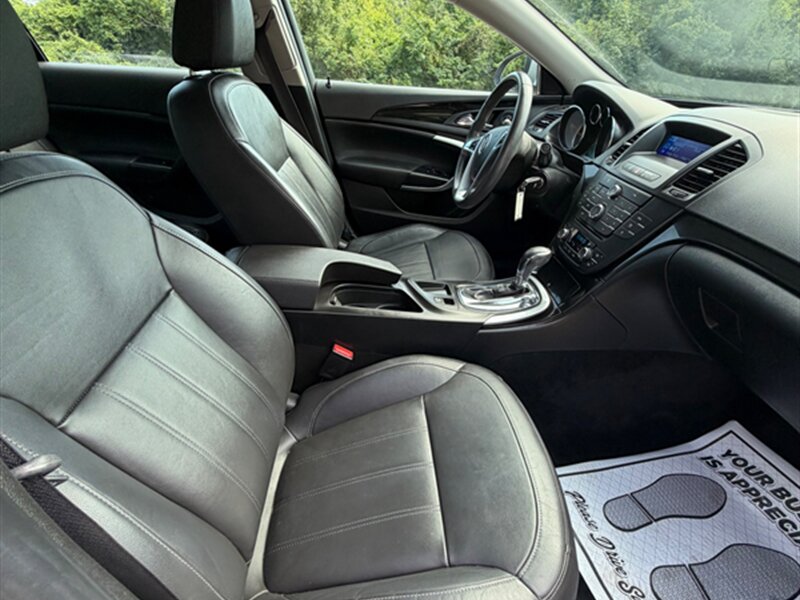 2011 Buick Regal CXL - Photo 18 - Midlothian, IL 60445