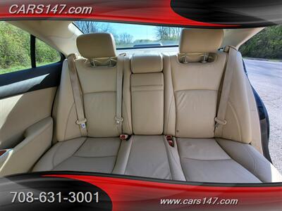 2010 Lexus ES 350   - Photo 11 - Midlothian, IL 60445