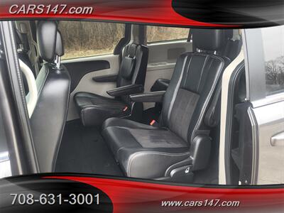 2019 Dodge Grand Caravan SXT   - Photo 13 - Midlothian, IL 60445