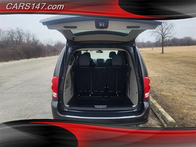 2019 Dodge Grand Caravan SXT   - Photo 10 - Midlothian, IL 60445