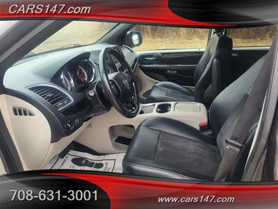 2019 Dodge Grand Caravan SXT   - Photo 11 - Midlothian, IL 60445