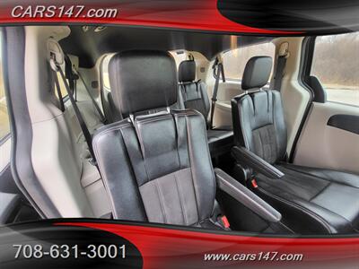 2019 Dodge Grand Caravan SXT   - Photo 16 - Midlothian, IL 60445