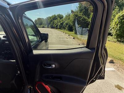 2017 Jeep Renegade Trailhawk - Photo 24 - Midlothian, IL 60445