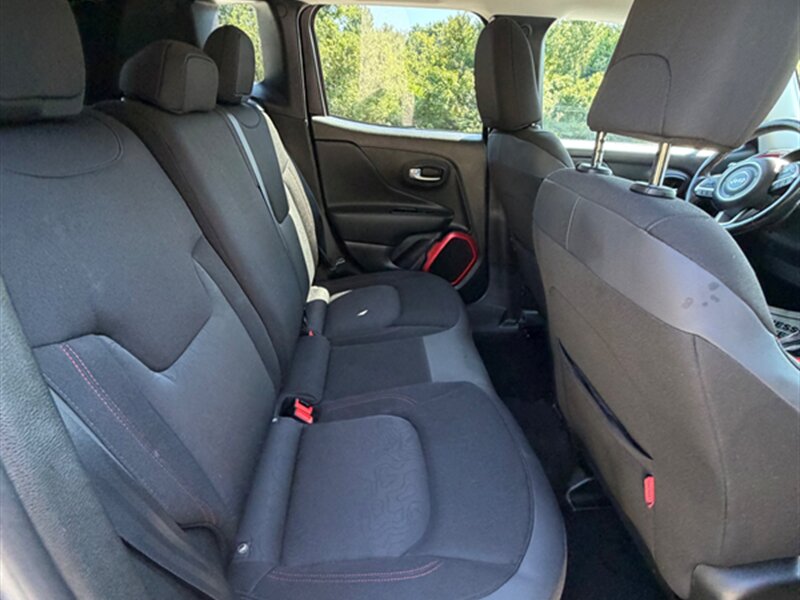 2017 Jeep Renegade Trailhawk - Photo 19 - Midlothian, IL 60445